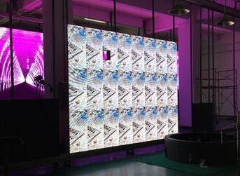 P20クラブのための屋外の透明なビデオ ガラス スクリーン1R1G1B LEDスクリーン、装飾